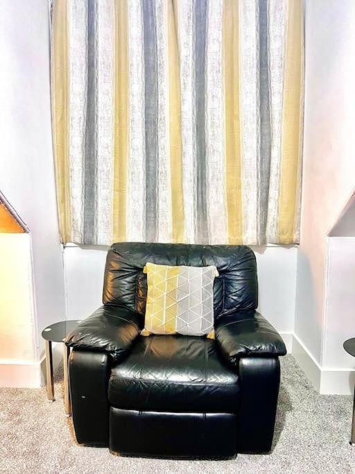 Crown House Two Bedroom Apartment Aberdeen Kültér fotó